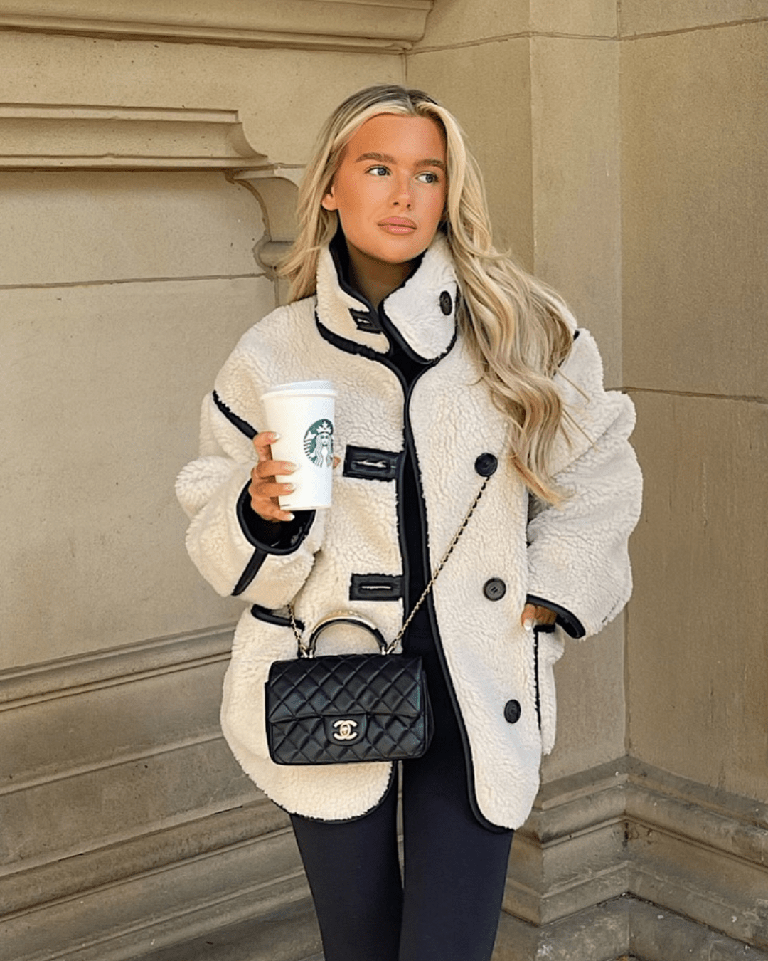Adela sherpajacka med funnel neck
