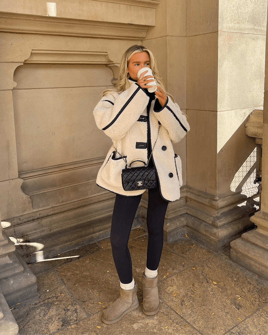 Adela sherpajacka med funnel neck