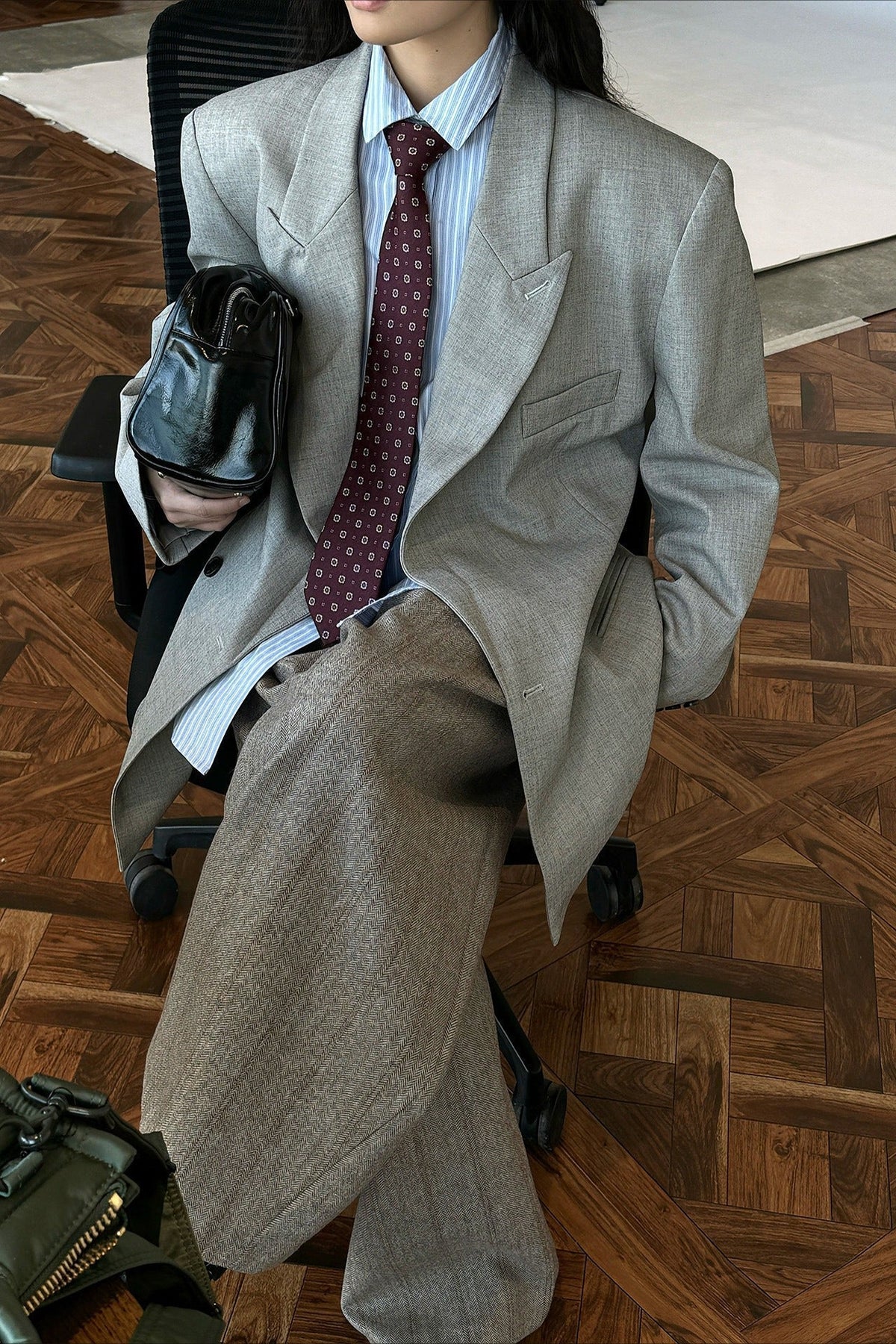 Akira kavaj med strukturerade axlar