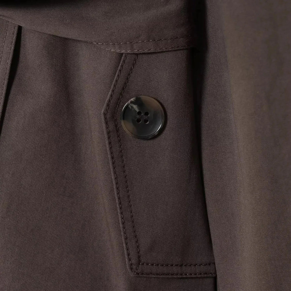 Alianna kort trenchcoat med skärp