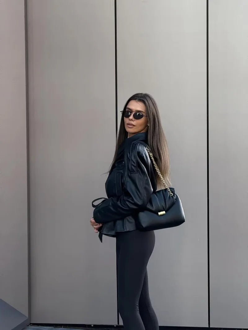 Alma kort trenchcoat i imiterat läder