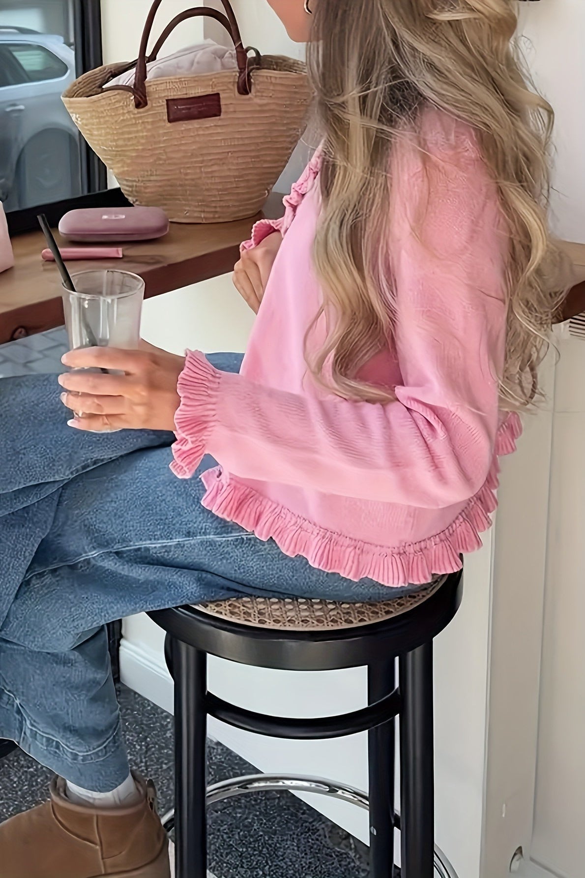 Ayla stickad kofta med volang