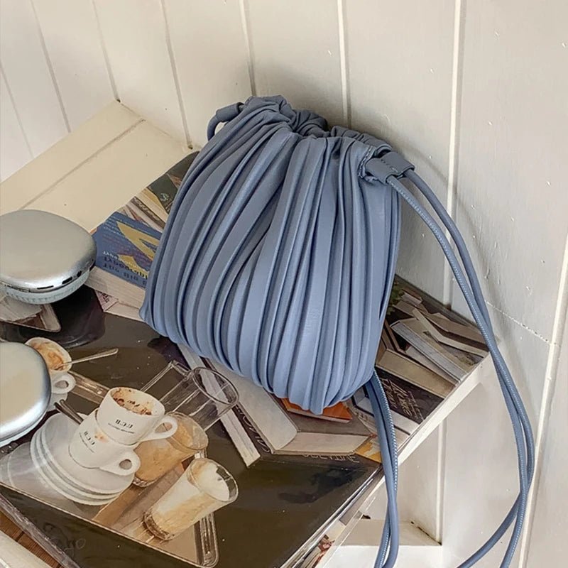 Bianca veckad mini-crossbodyväska