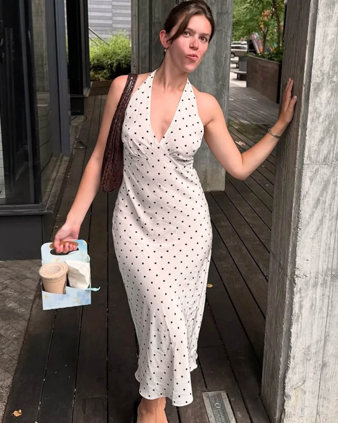 Bianca prickig halterneck-maxiklänning