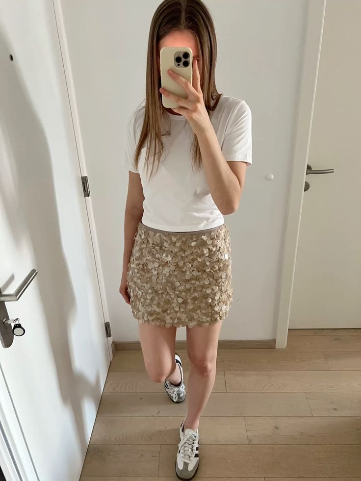 Bianca minikjol med paljetter