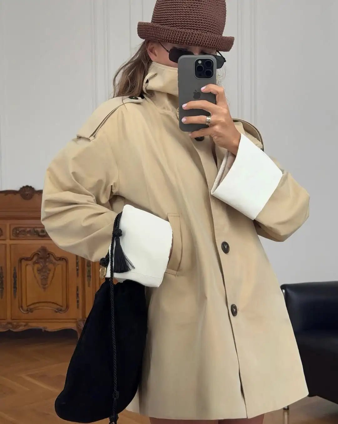 Brenda trenchjacka med kontrasterande manschetter