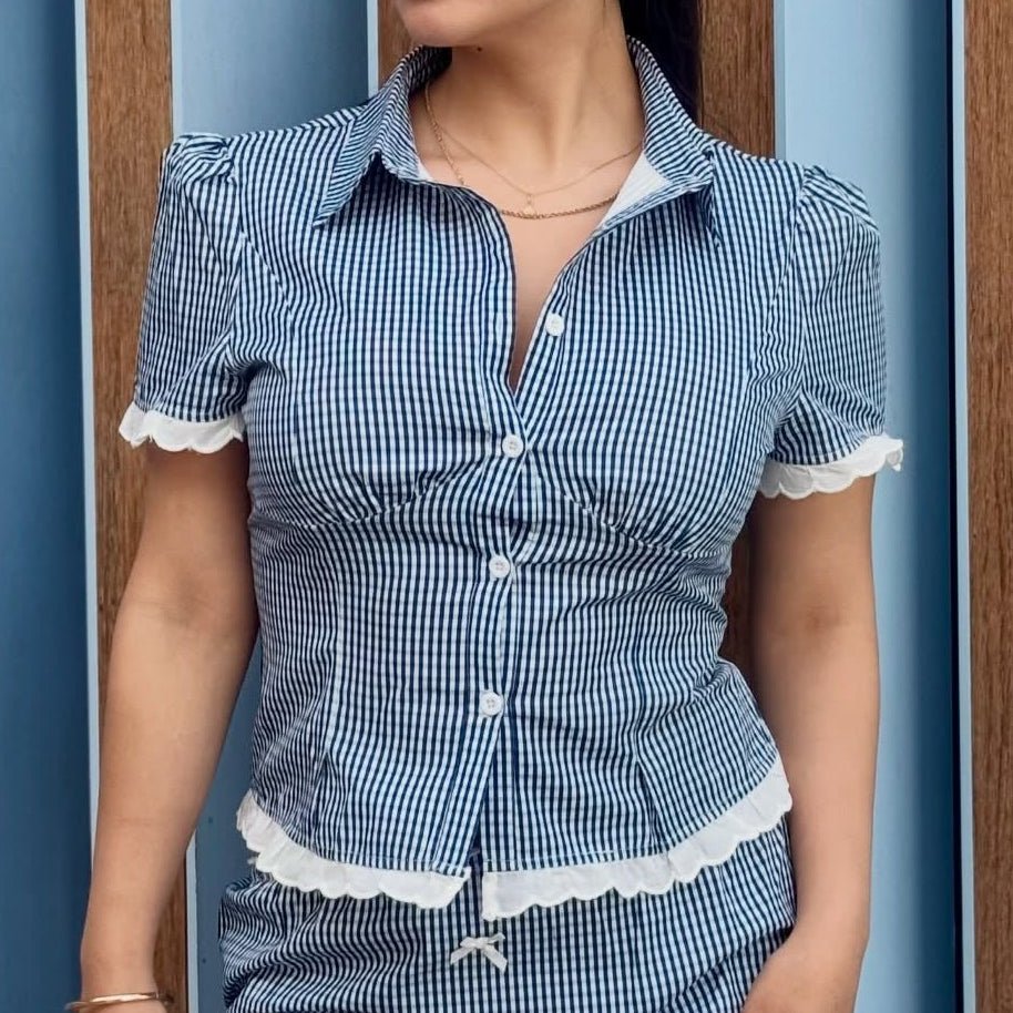 Briannas korta set med figurnära shorts och kjol