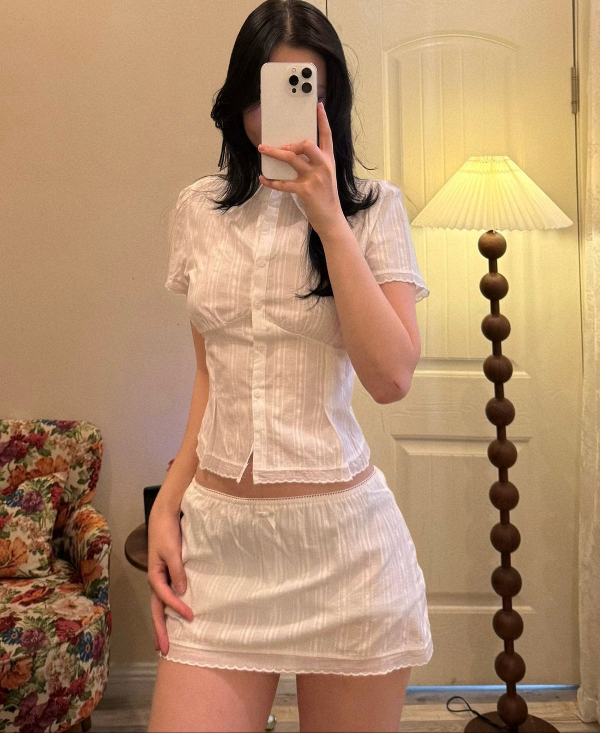 Briannas korta set med figurnära shorts och kjol