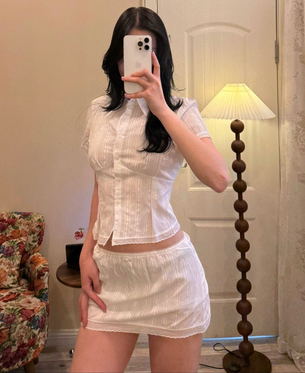 Briannas korta set med figurnära shorts och kjol