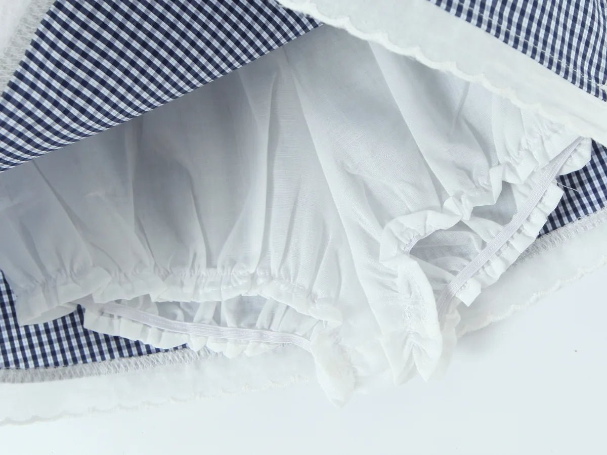 Briannas korta set med figurnära shorts och kjol