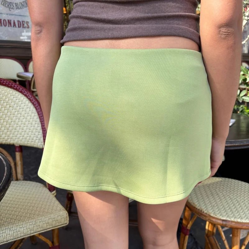 Carmen figurnära minikjol med shorts och låg midja
