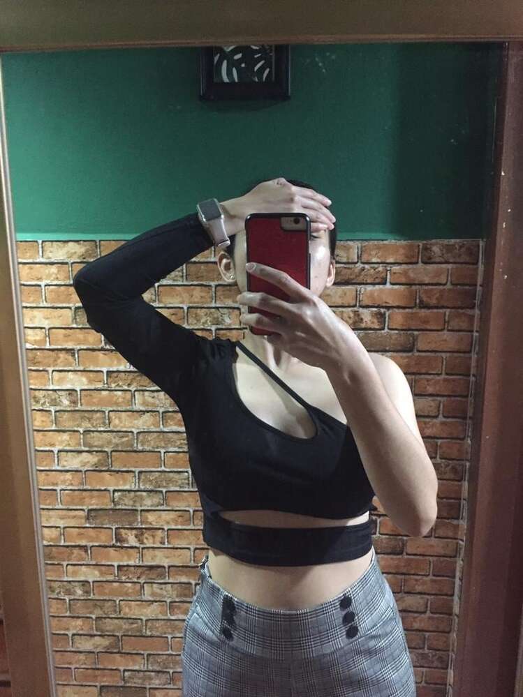 Celeste asymmetrisk crop top med utskärning