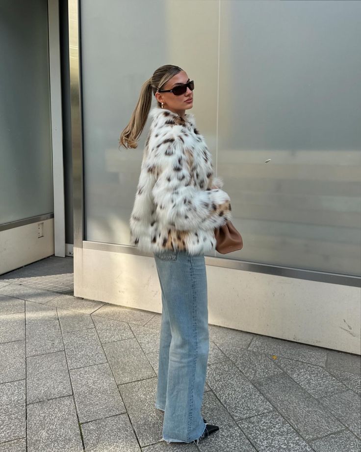 Celeste leopardmönstrad kappa i fuskpäls