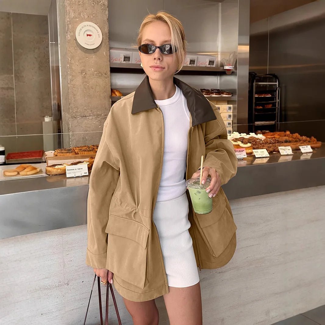 Christina kort trenchcoat med fickor