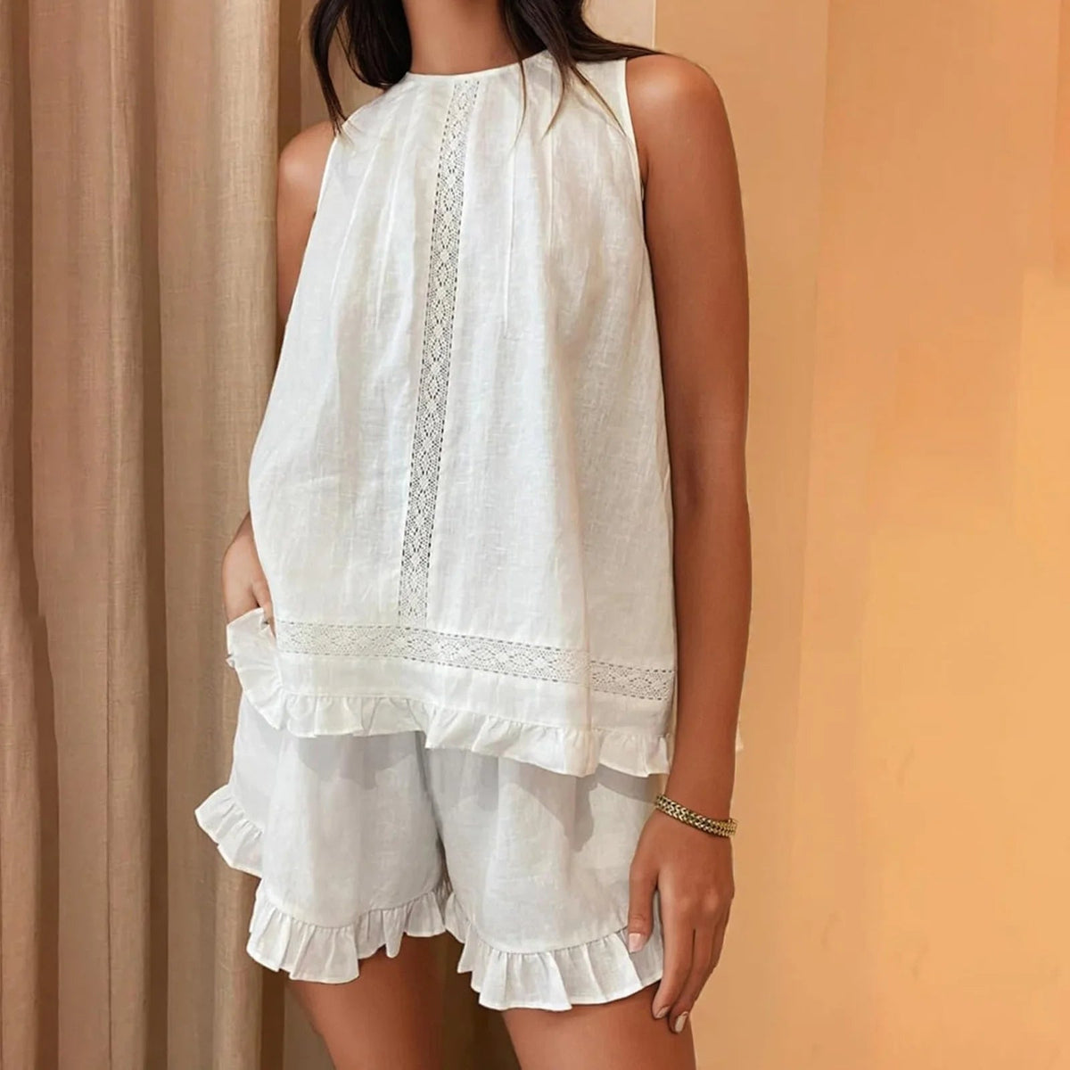 Dahlia ärmlöst shortsset med volangkant