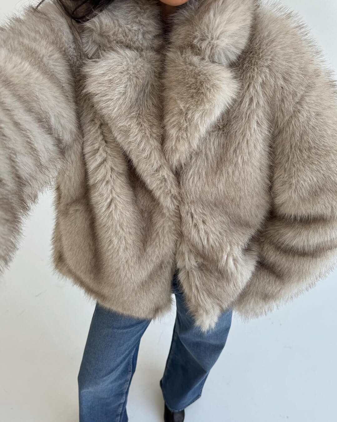 Darcy fluffig jacka i mellanlängd