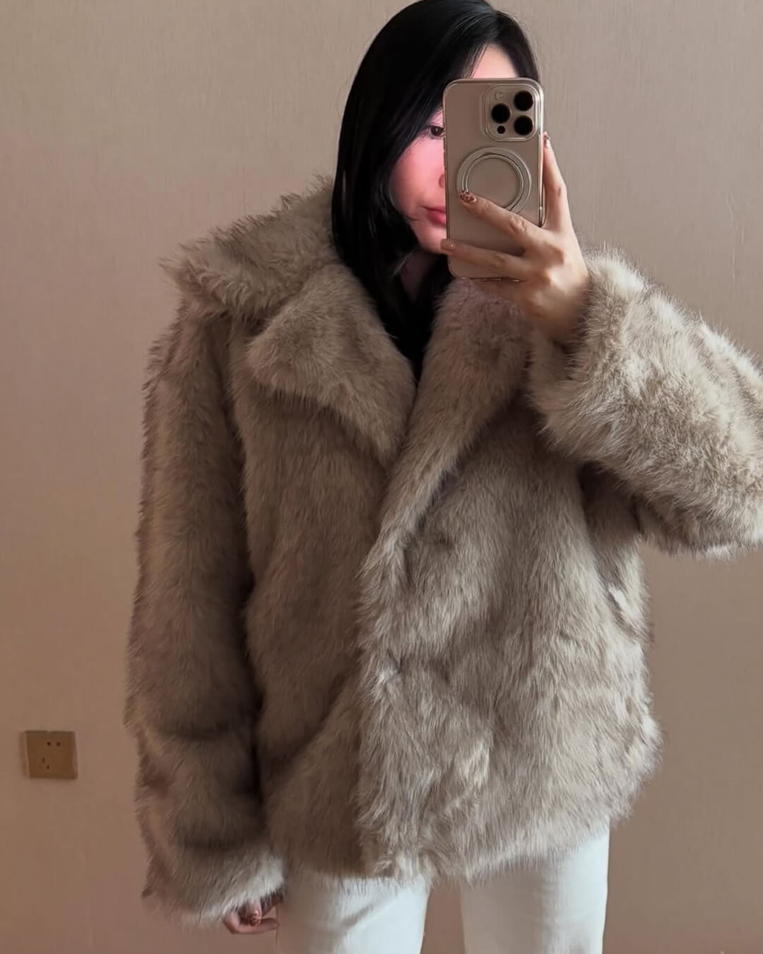 Darcy fluffig jacka i mellanlängd
