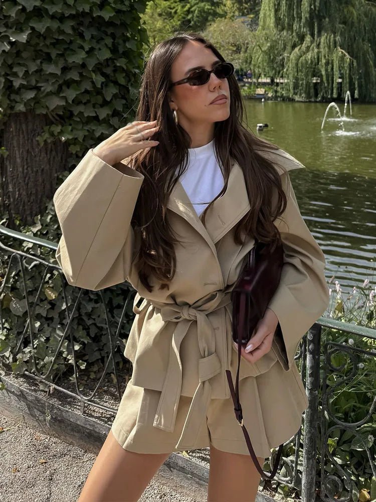 Debra set med jacka och shorts med bälte