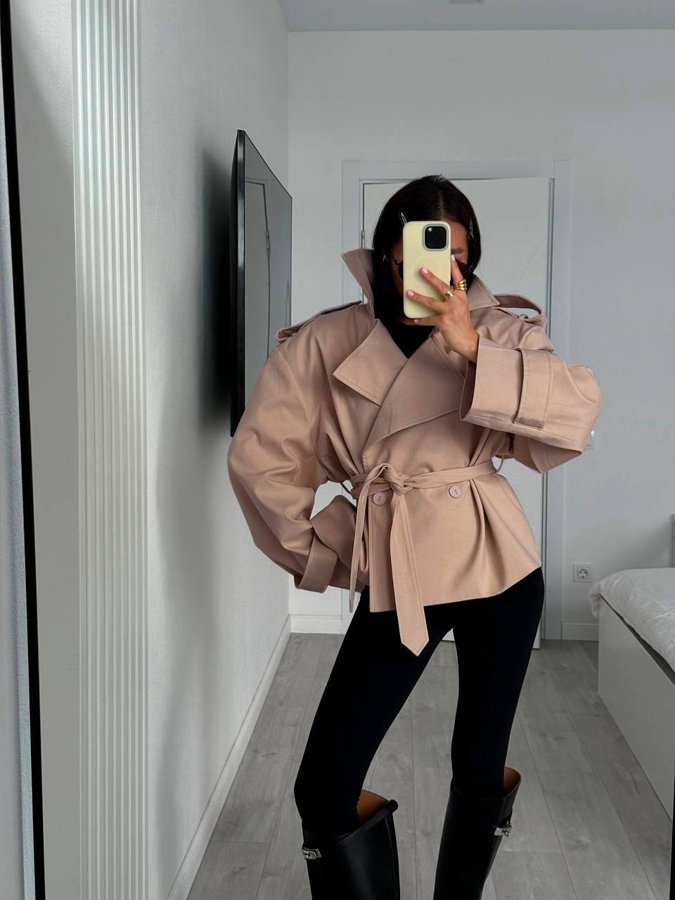 Dorothy kort trenchcoat med snörning