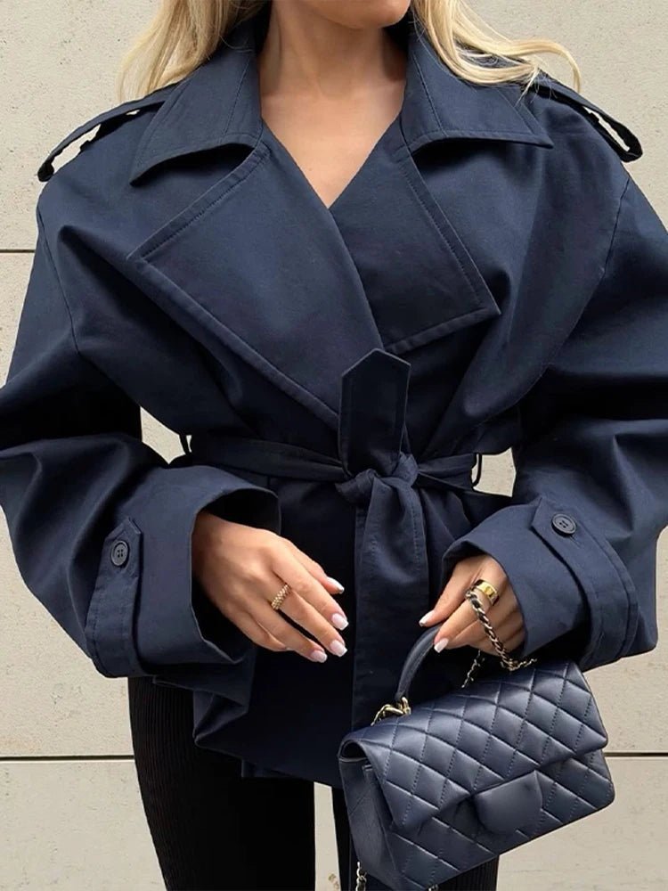 Dorothy kort trenchcoat med snörning