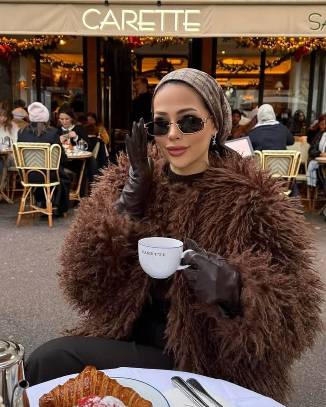 Elsie kort pälsimitation med fluffig finish