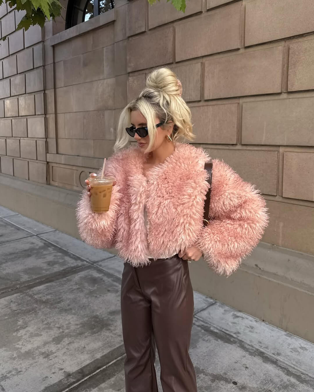 Elsie kort pälsimitation med fluffig finish