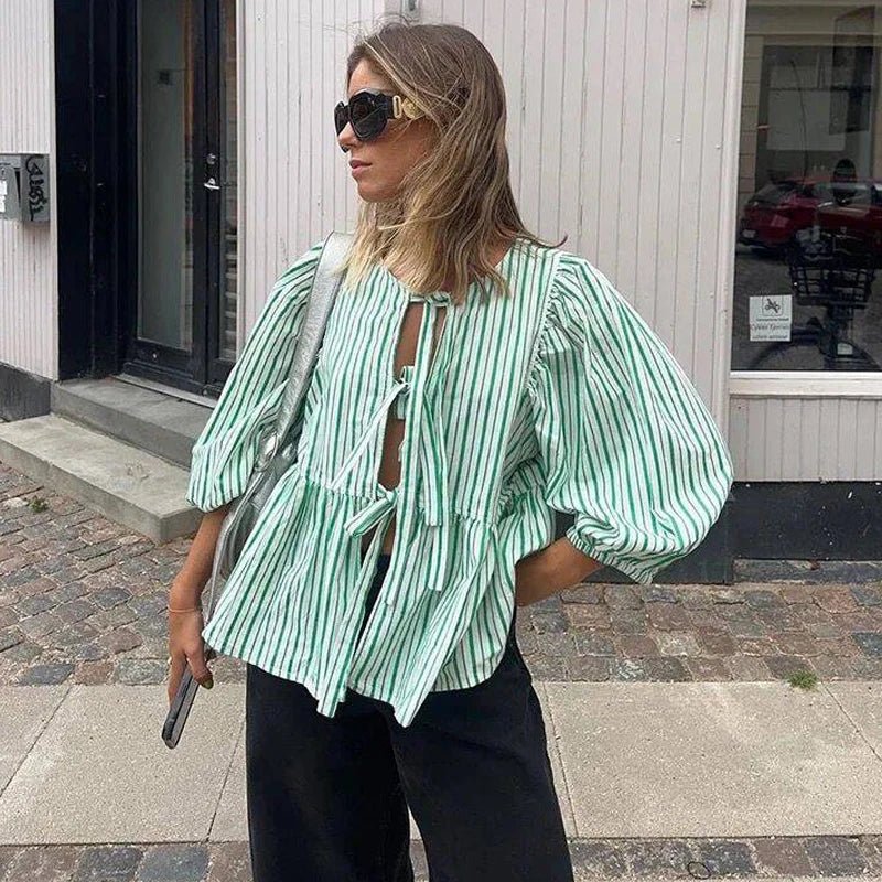 Emma randig blus med puffärmar