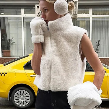 Suvi plyschväst med hög hals