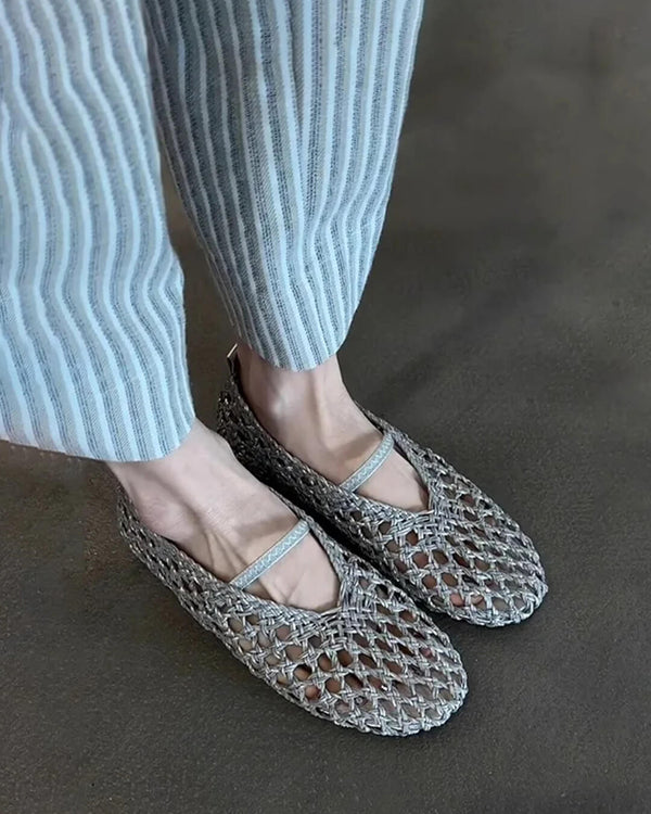 Francescas flätade ballerinaskor med hålmönster