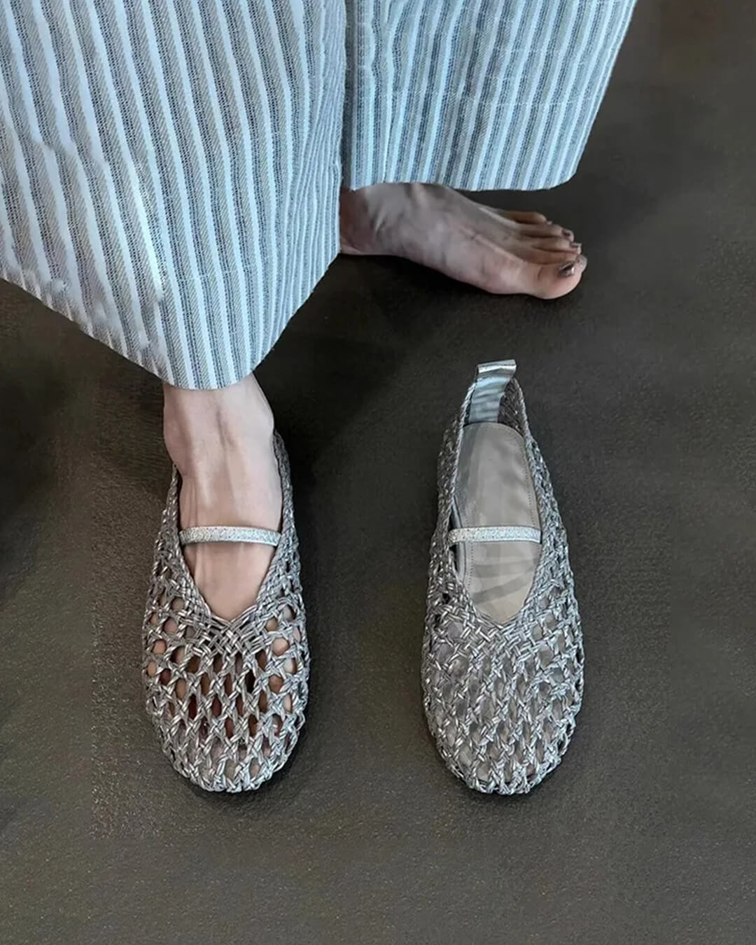 Francescas flätade ballerinaskor med hålmönster