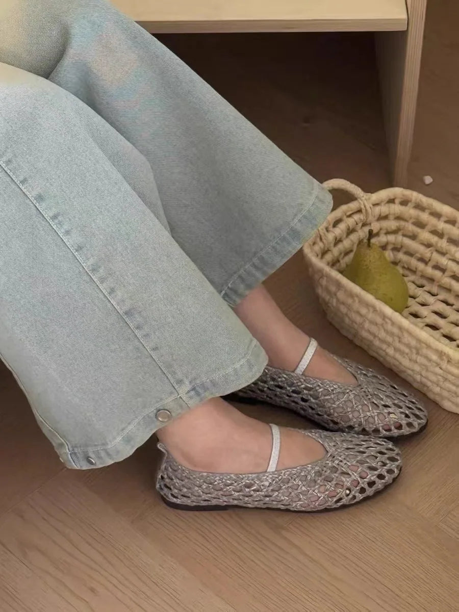 Francescas flätade ballerinaskor med hålmönster