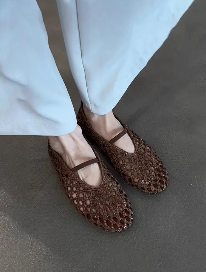 Francescas flätade ballerinaskor med hålmönster