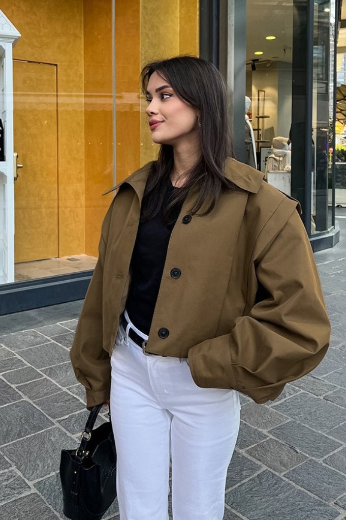 Gina kort utilityjacka med veck