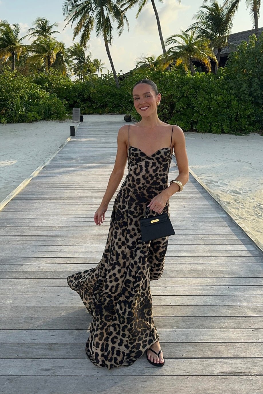 Imogen maxiklänning med leopardmönster och tunna axelband