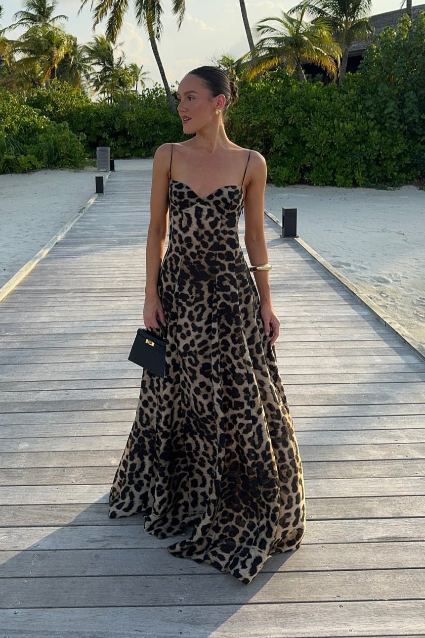 Imogen maxiklänning med leopardmönster och tunna axelband