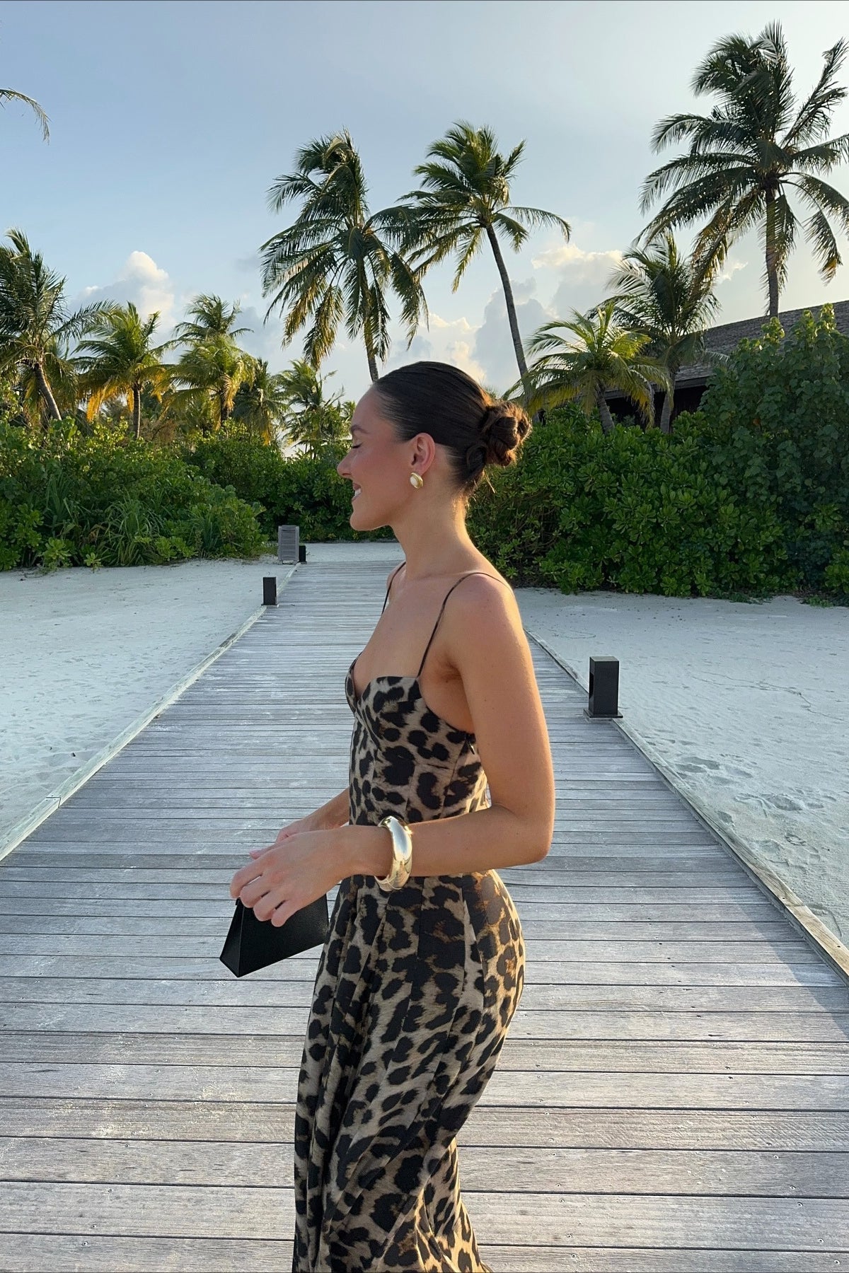 Imogen maxiklänning med leopardmönster och tunna axelband