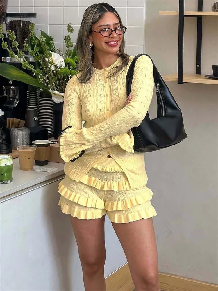 Isabel stickat shortsset med volanger