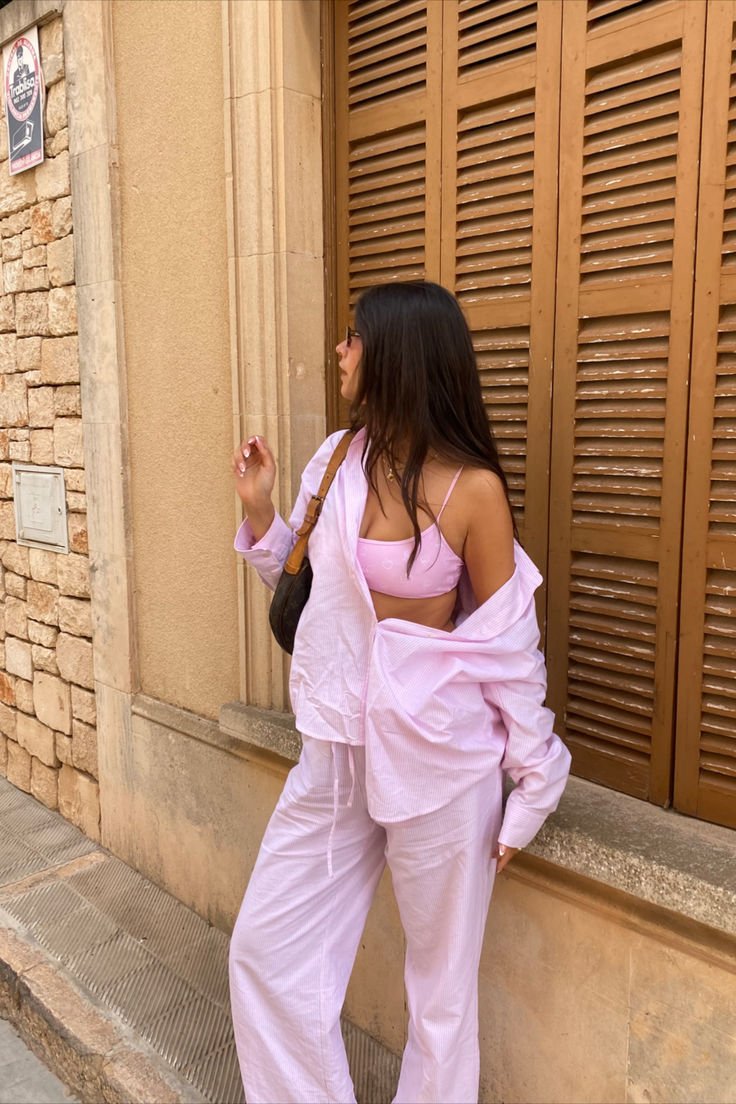 Ivanna set med lös blus och byxor med vida ben