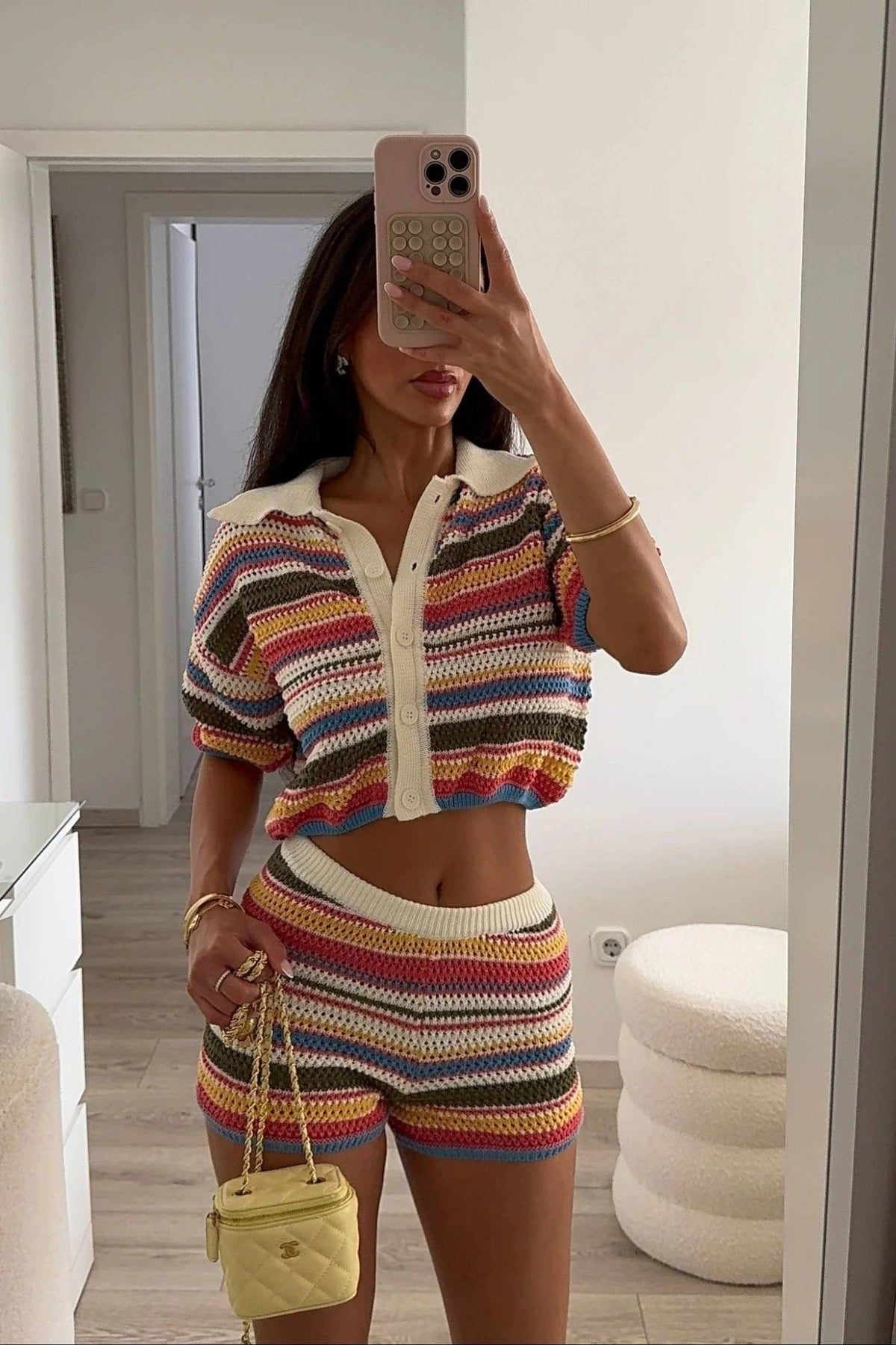 Jasmins virkade set med kort tröja och shorts