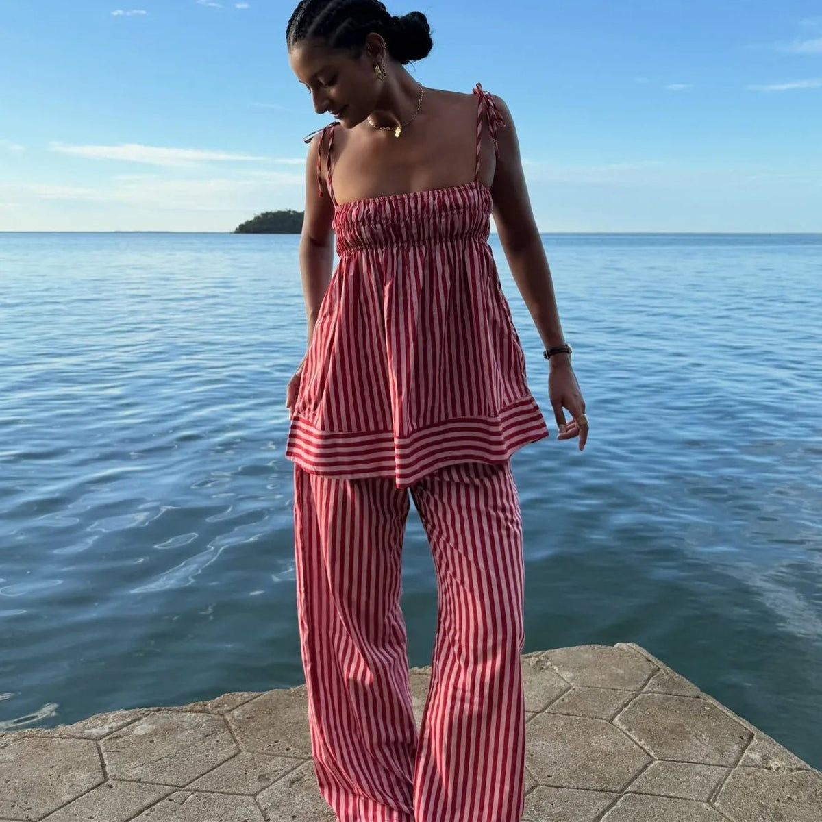 Jasmin randigt pyjamasset