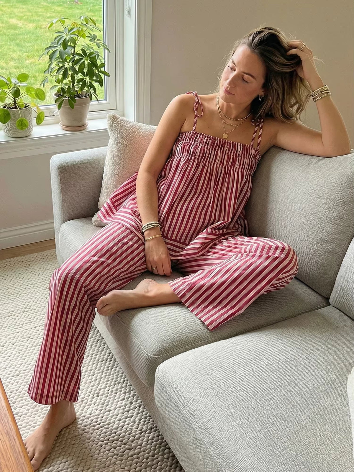 Jasmin randigt pyjamasset