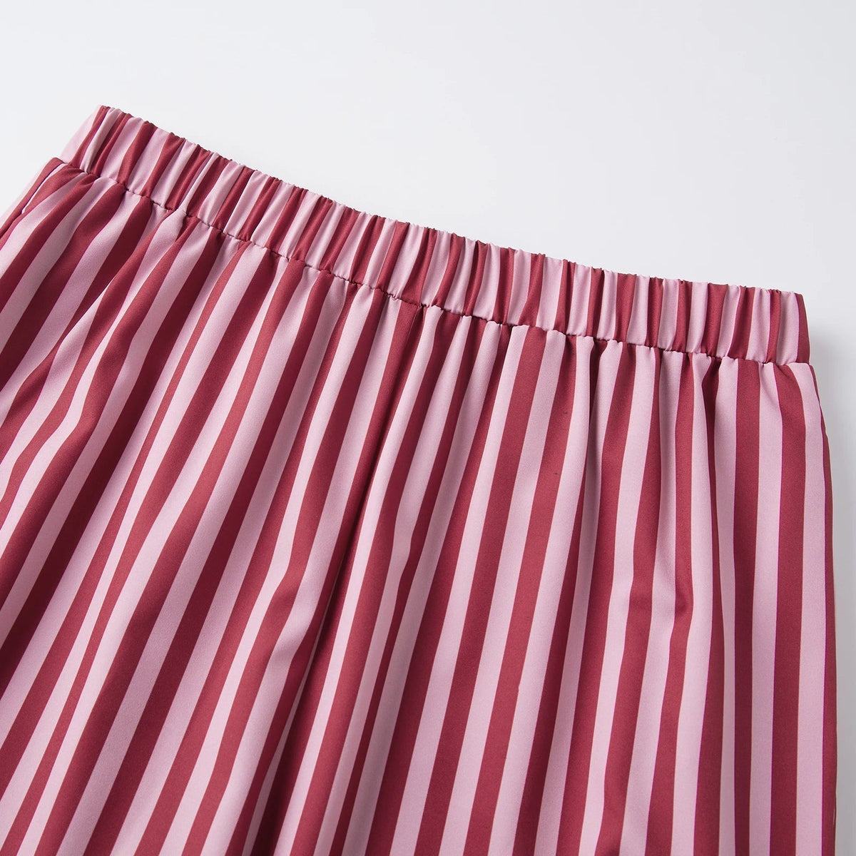 Jasmin randigt pyjamasset