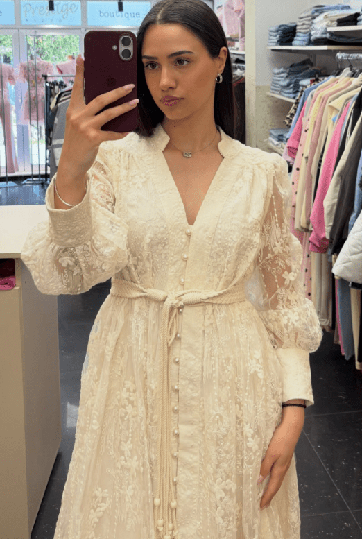 Jenina midiklänning med pärlor och broderier