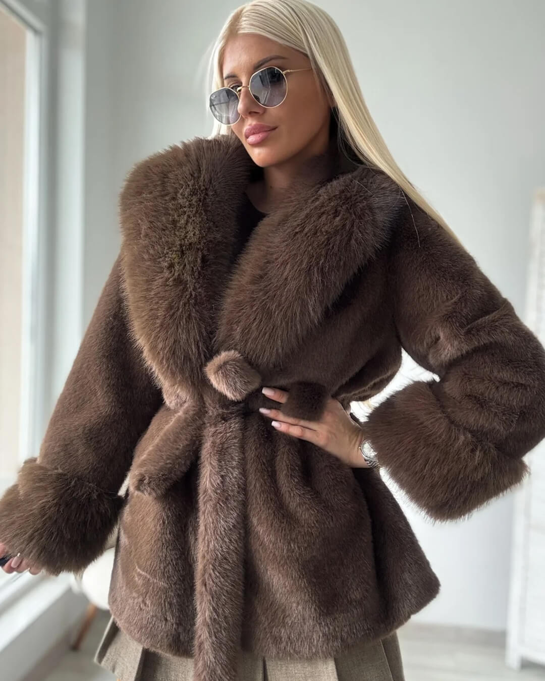 Jessa kappa med fuskpälsdetalj