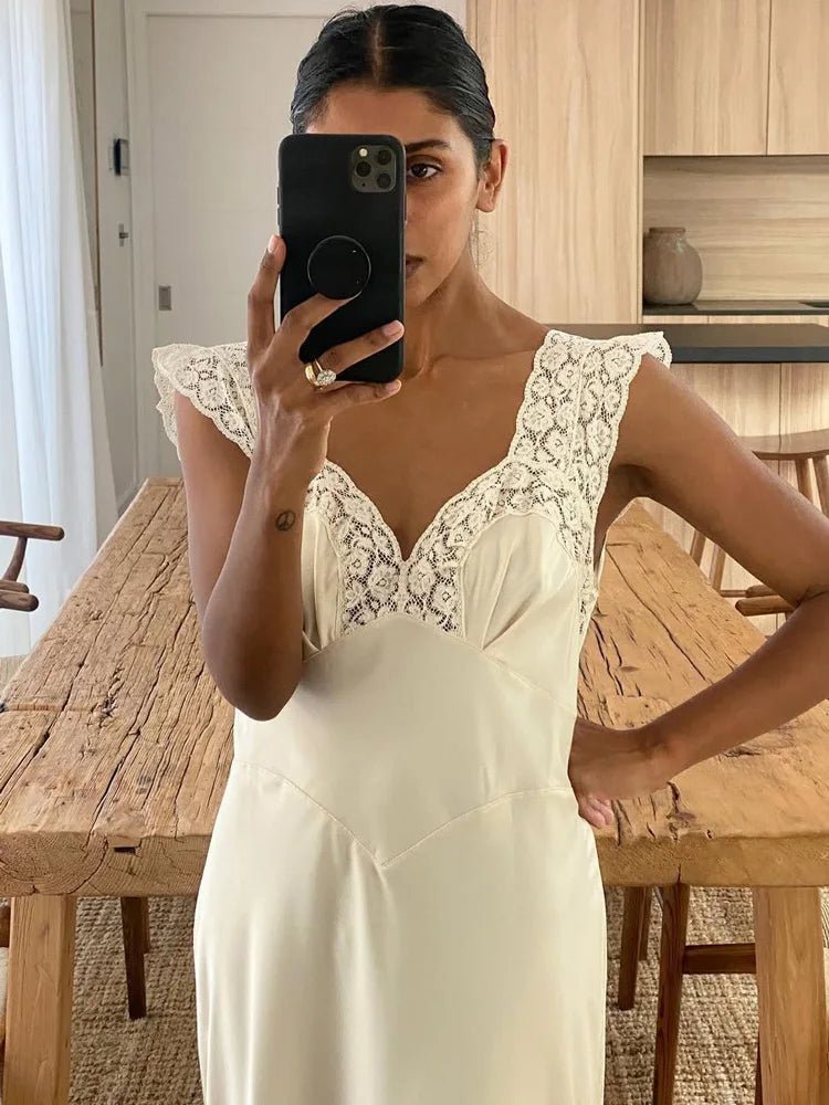 Joanna lång spetsklänning i satin