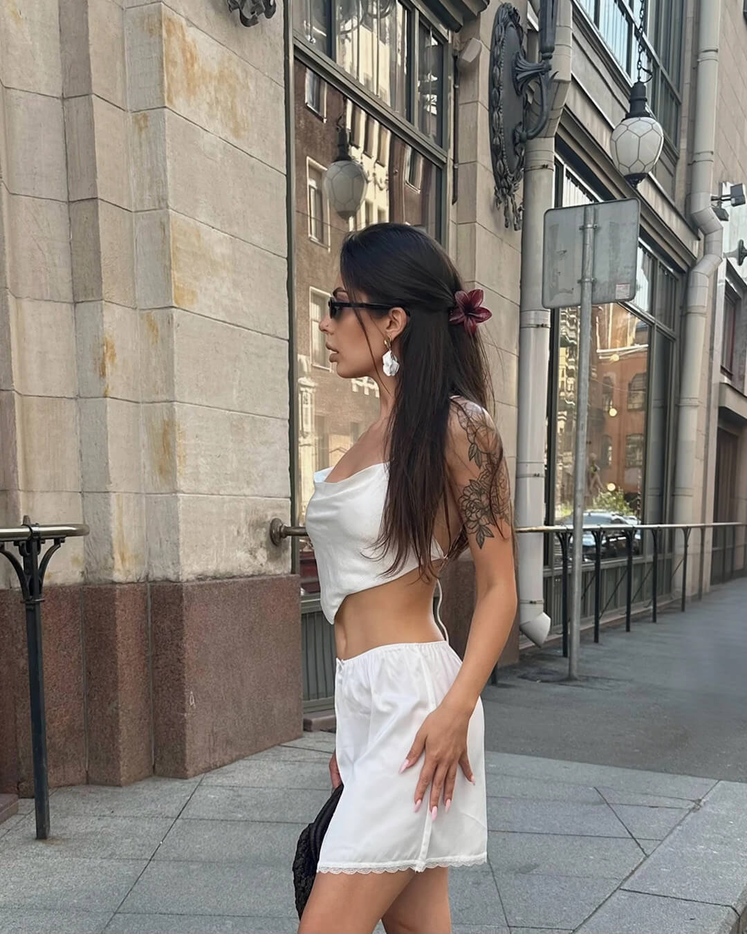 Johana satängminikjol med spetskant