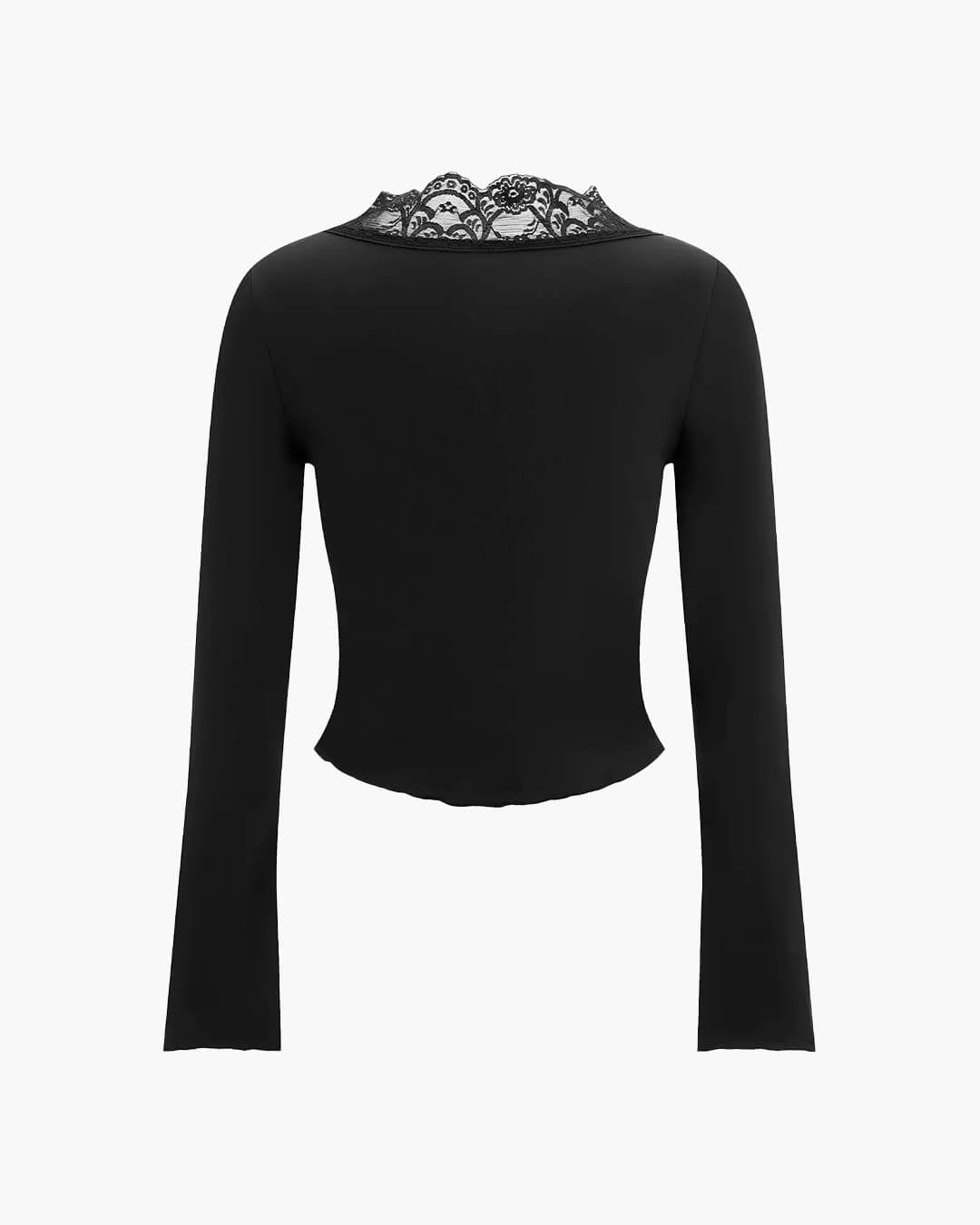 Julias långärmade blus med spetskant