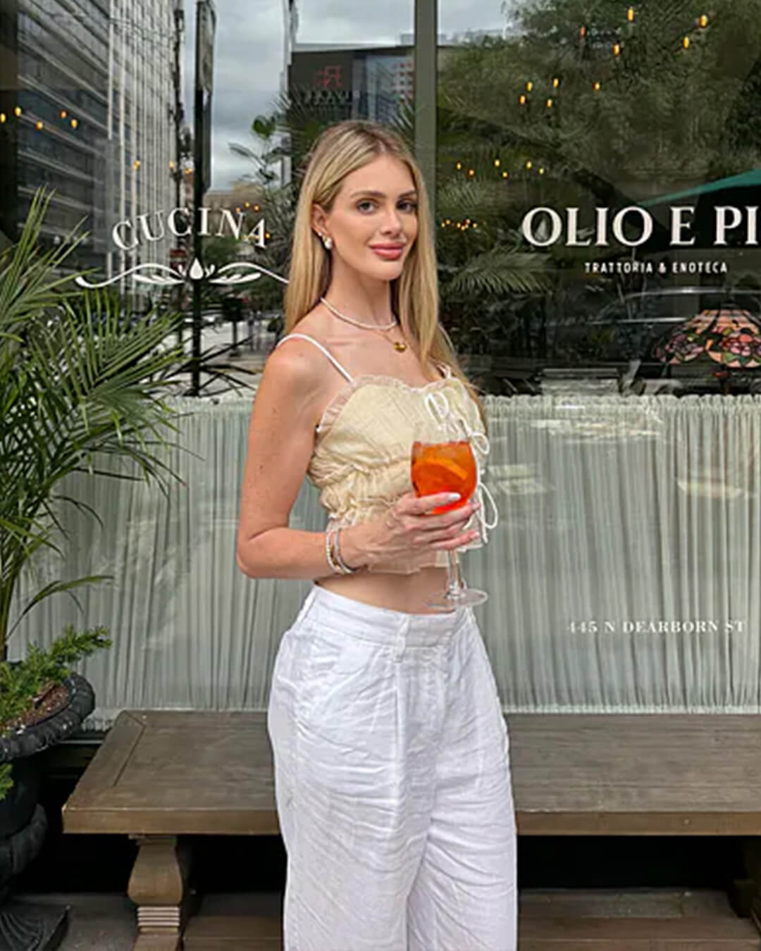 Julia set med rynkad camisole och lång kjol
