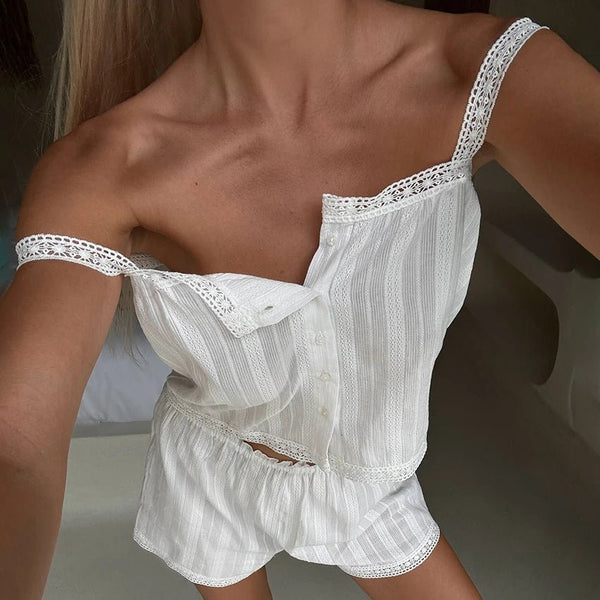 Kaitlyn pyjamasset med shorts och spetskant