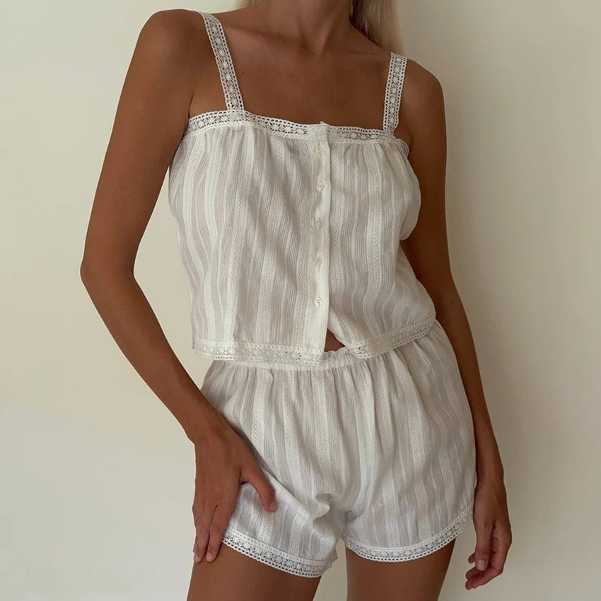 Kaitlyn pyjamasset med shorts och spetskant